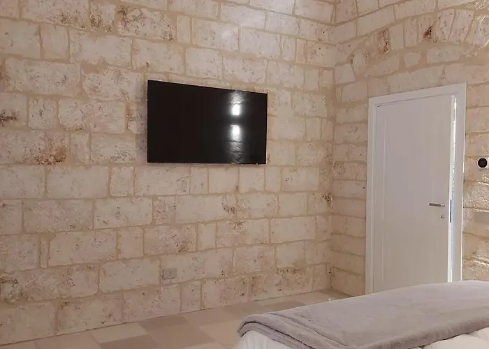 Palazzo Momi בארי