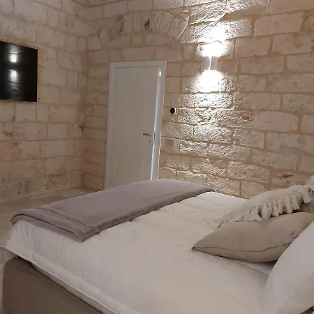 Palazzo Momi Alojamento de Acomodação e Pequeno-almoço Bari