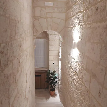 Palazzo Momi 3* باري