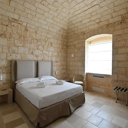 Palazzo Momi فندق مبيت وإفطار