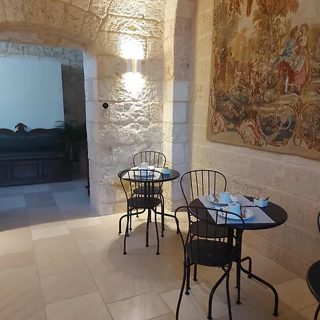 Palazzo Momi Bed & Breakfast Bari
