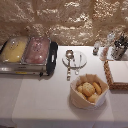Alojamento de Acomodação e Pequeno-almoço Palazzo Momi Bari